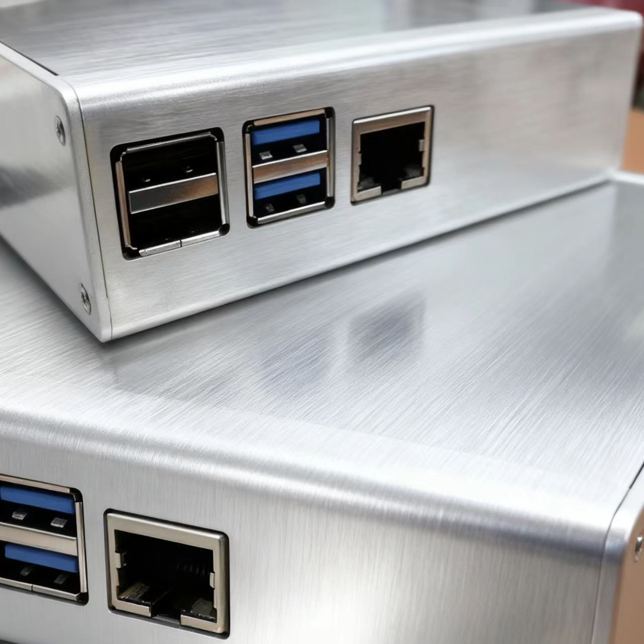 Polyurethane Adhesive for Composites & Enclosures